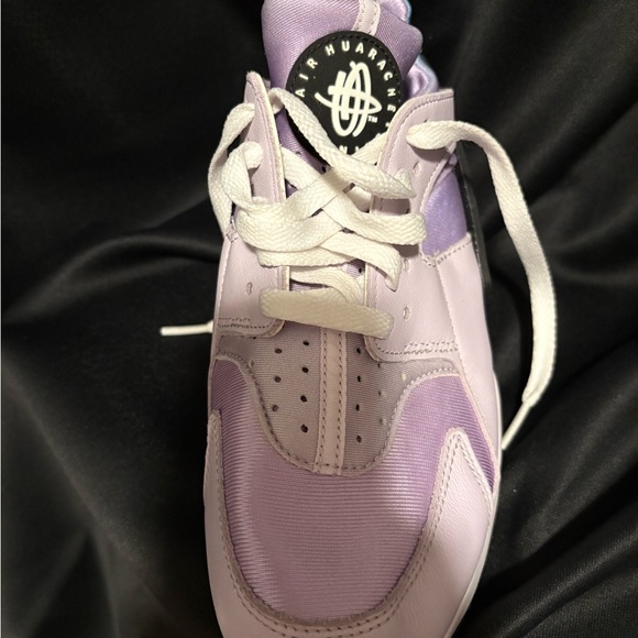 NIKE HUARACHE

Never worn- no box - Picture 6 of 6